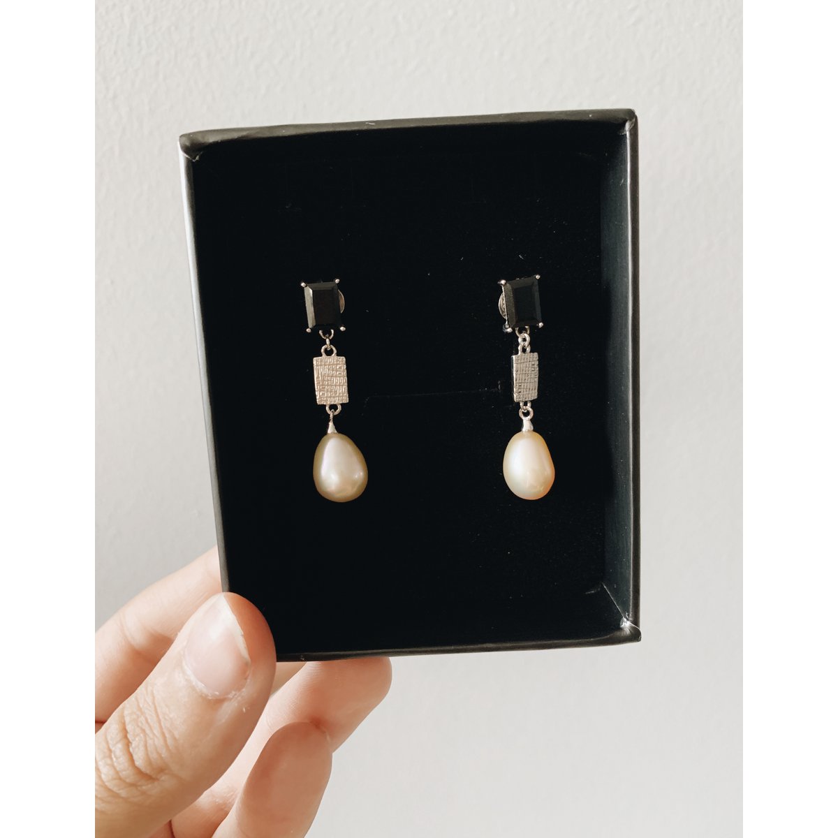 Orecchino a goccia con perla Triple Joy - Oro