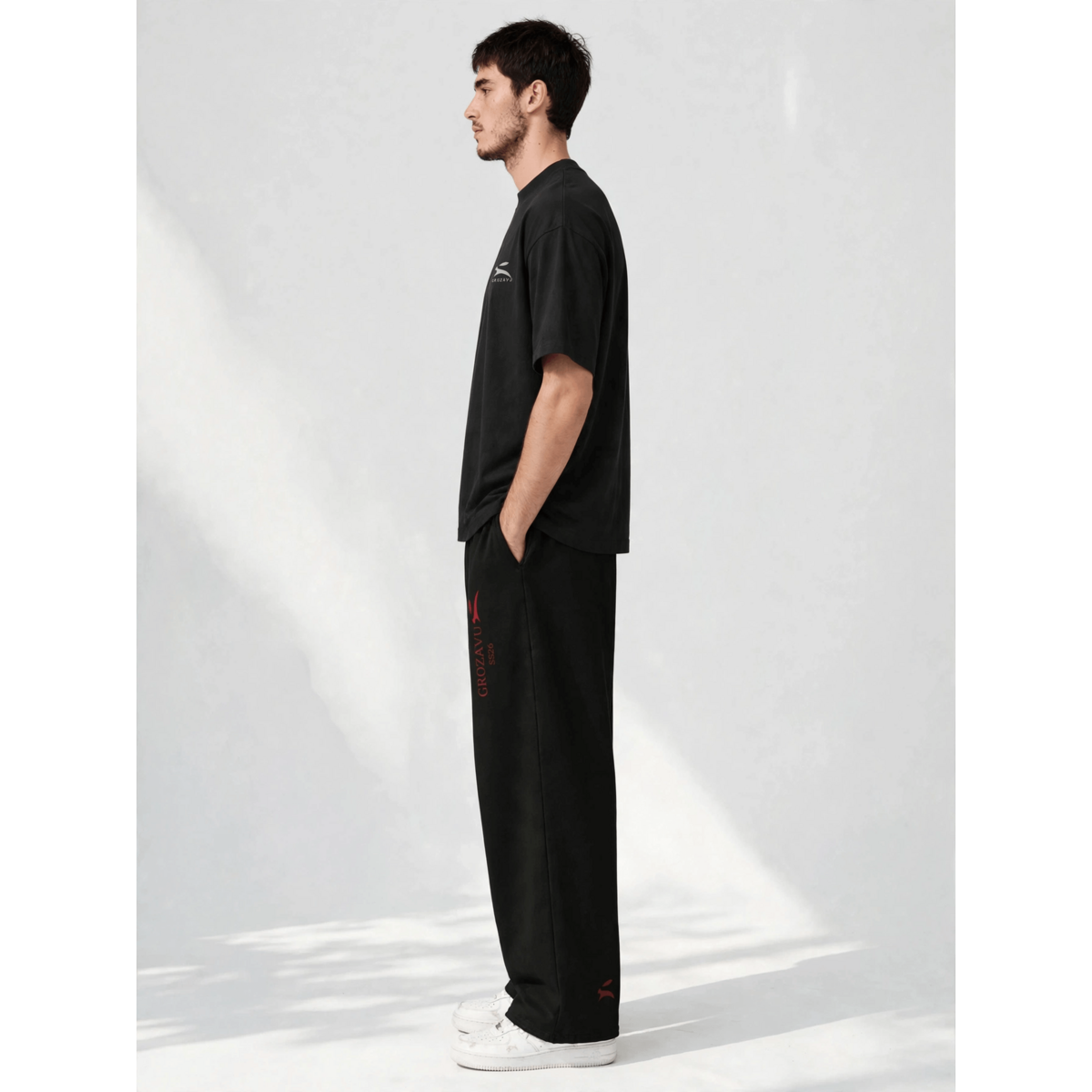 SS26 Hose mit weitem Bein – Deep Red Mark