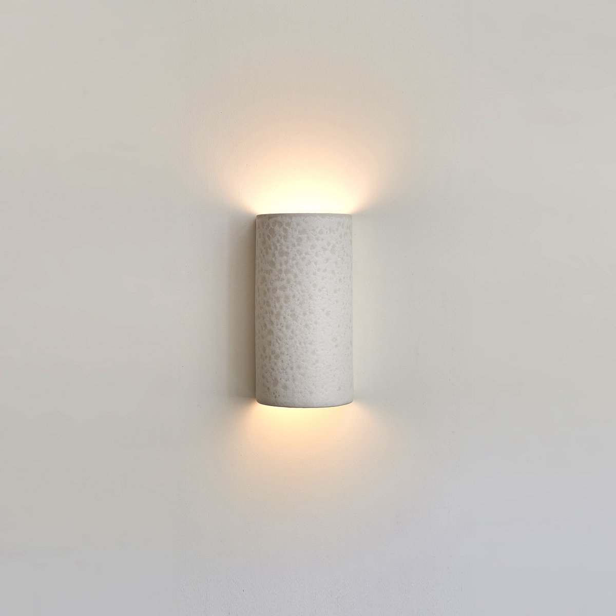 Keramische wandlamp - rauw wit