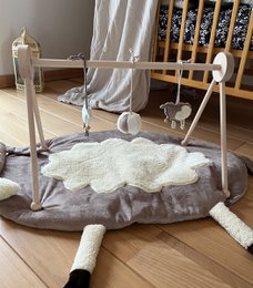 Sheep - wooden educational babygym stand + interactive mat