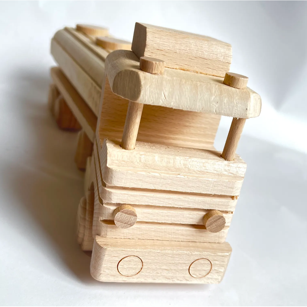 wooden tank car 28 cm.