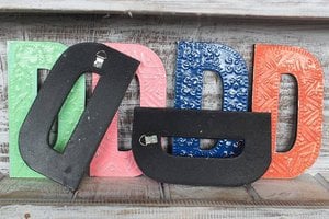 Buchstabe „D“ – verschiedene Farben – 15 cm