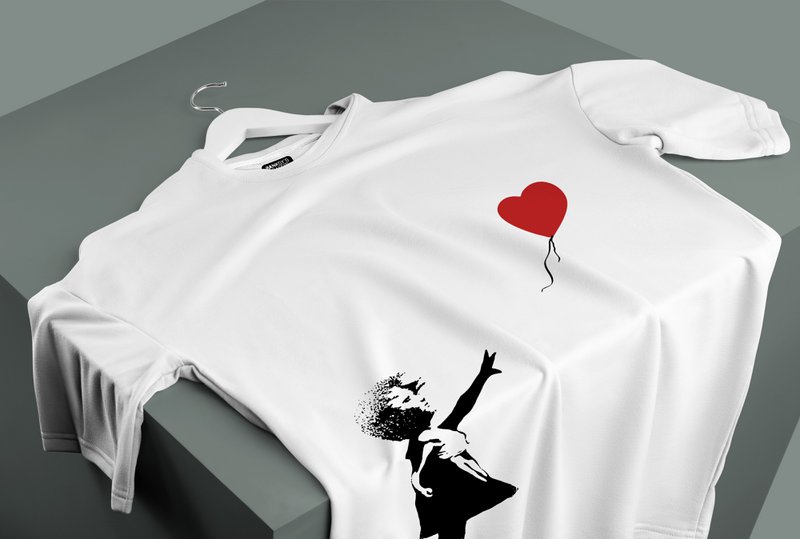 Banksy's Graffiti T-shirt Unisex - Girl With Red Balloon