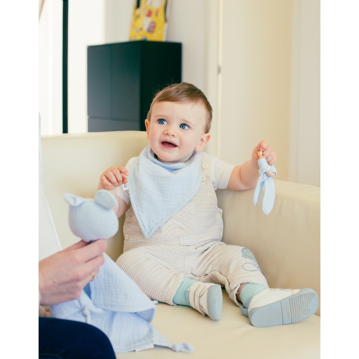 ENSEMBLE DOUDOU + BANDANA + ANNEAU DE DENTITION - MOD. OSO - GRIS ESSENCE