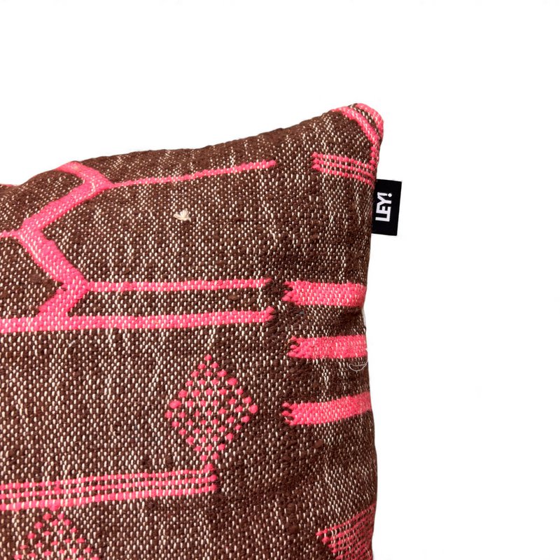 LEI! Kissen - Kleurrijke lijn - Fushia-editie 60x60