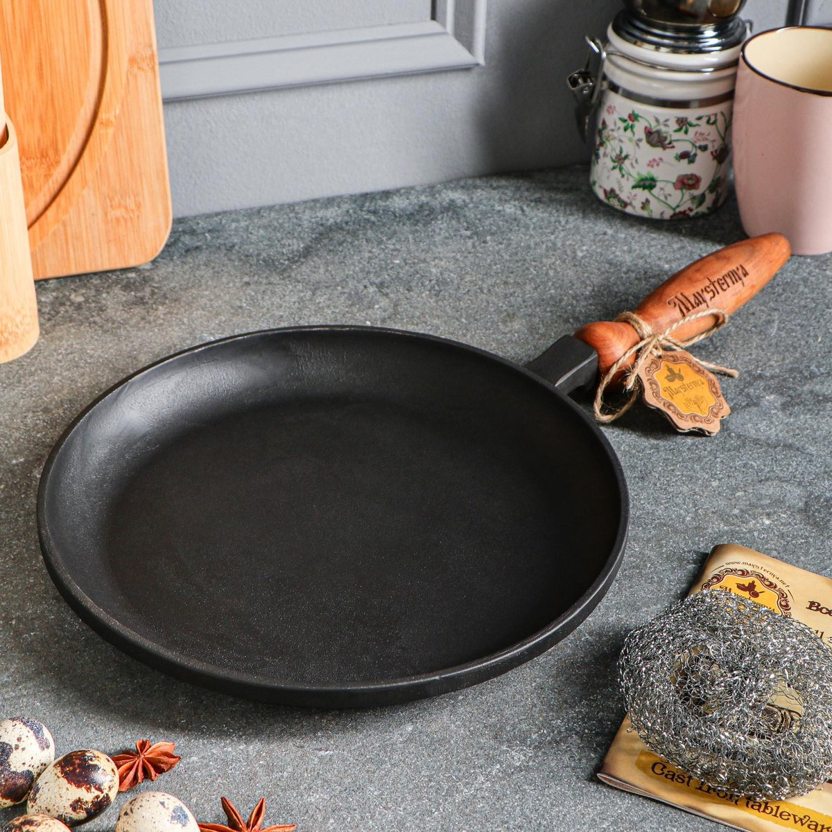 Ghisa di pancake padella - Ø 24 x 2,5 cm - padella in ghisa per tutte le fonti di calore - manico in legno - nero
