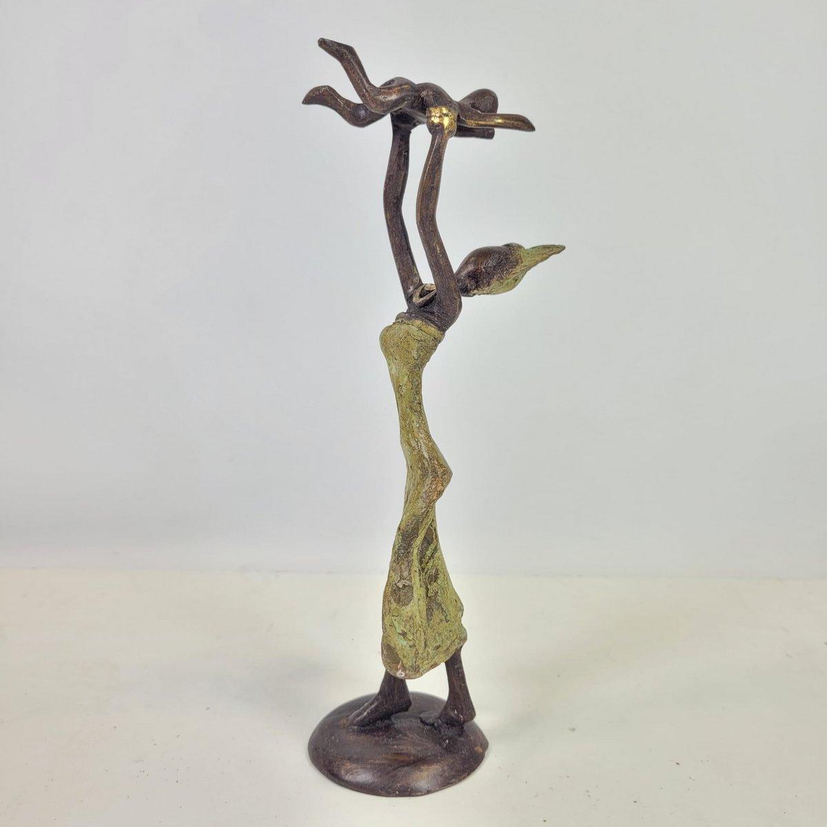 Bronzeskulptur "Baby in the air" af Soré | forskellige størrelser og farver