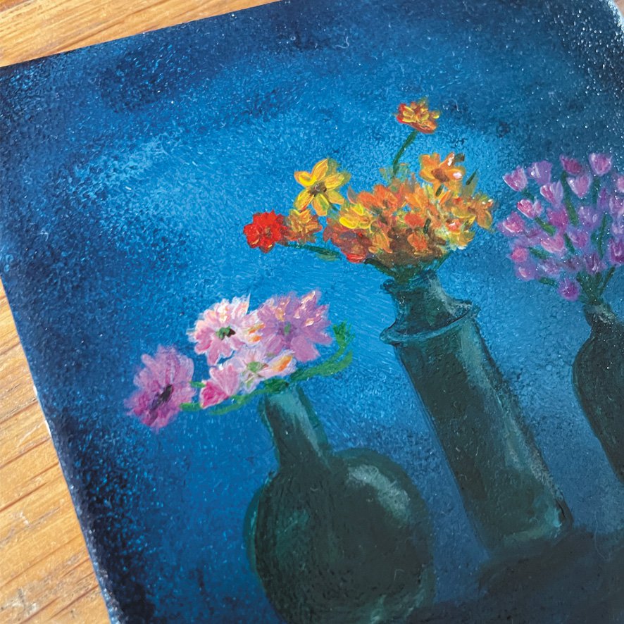 Azulejo pintado a mano con jarrones y flores – 10×10 cm