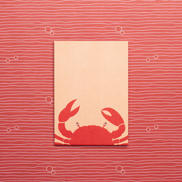 Postkarte "Krabbe" Korallrot - Holzschliffpappe
