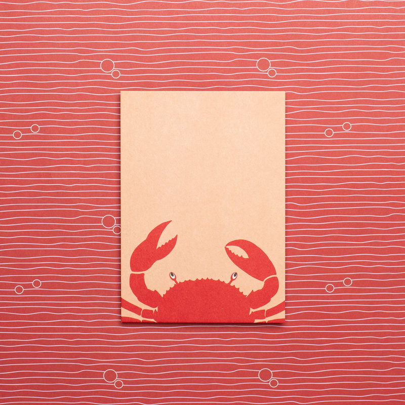 Postkarte "Krabbe" Korallrot - Holzschliffpappe