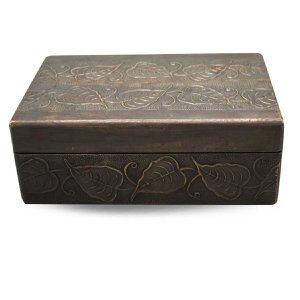 Aufbewahrungsbox aus Goldkupfer mit Blättern