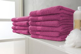 Fuchsia håndklæder i 100% bomuld
