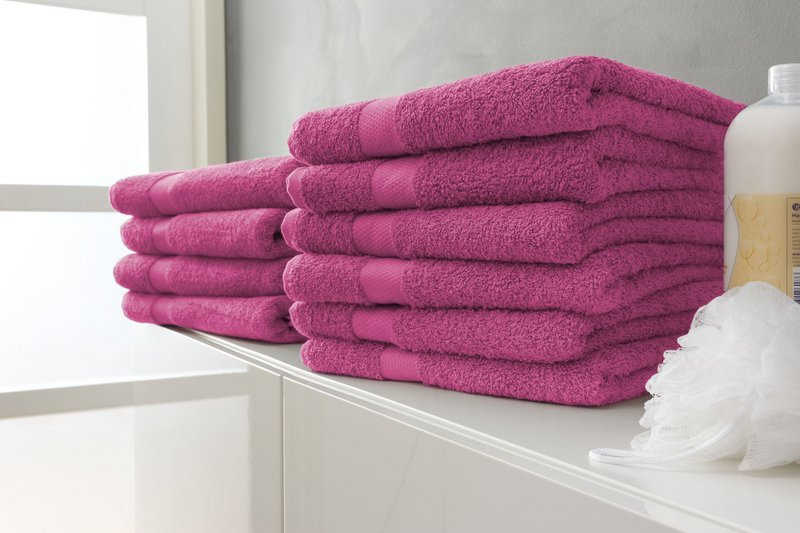 Fuchsia håndklæder i 100% bomuld