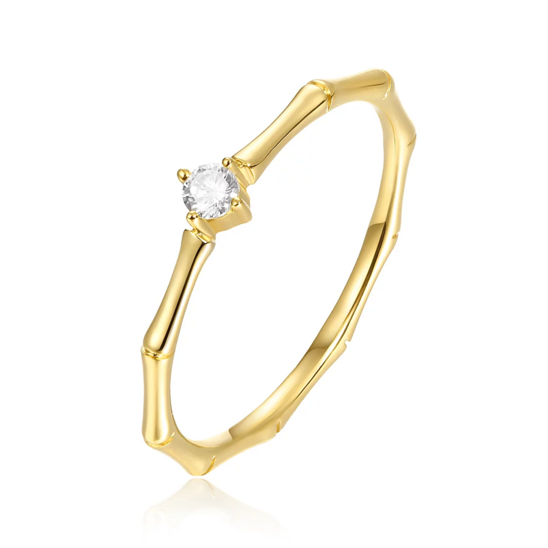 Anillo de bambú de una sola piedra de oro de 18 kilates