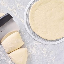 2 Bandejas para pizza de aluminio perforadas para cocción al horno 30 y 33 cm FM Professional