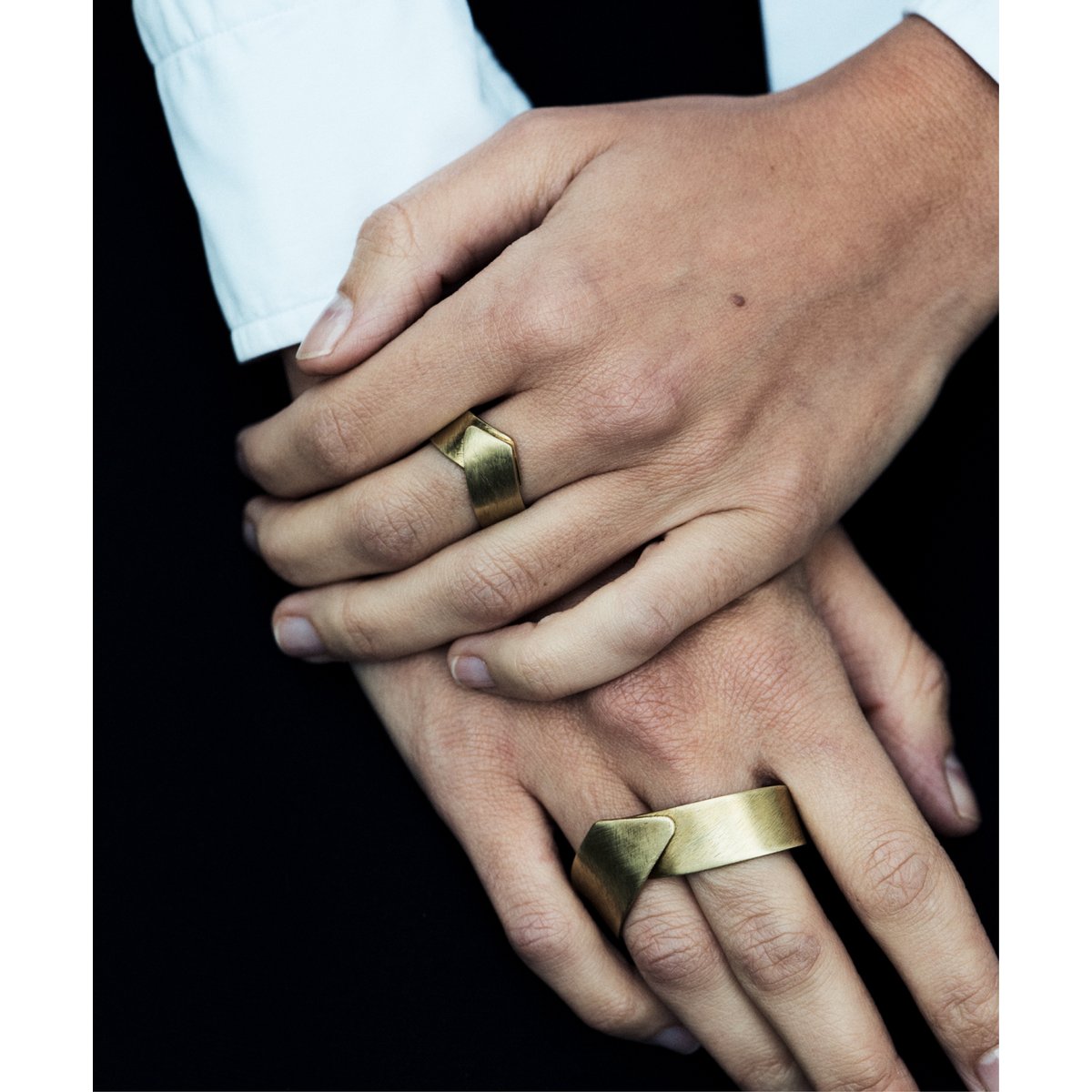 OFICIAL anillo