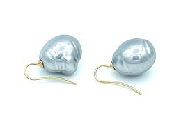 Pendientes de perlas barrocas en color gris