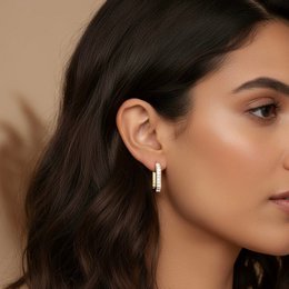 ELETTRA - Geometric earring in gold-plated steel