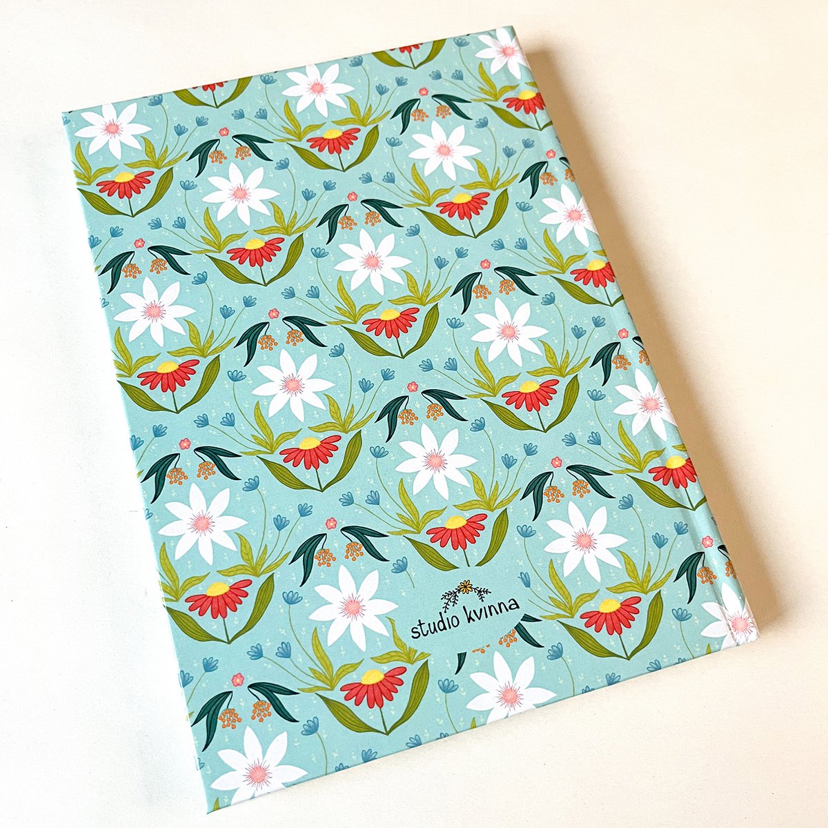 Notebook med blomstermønster A5