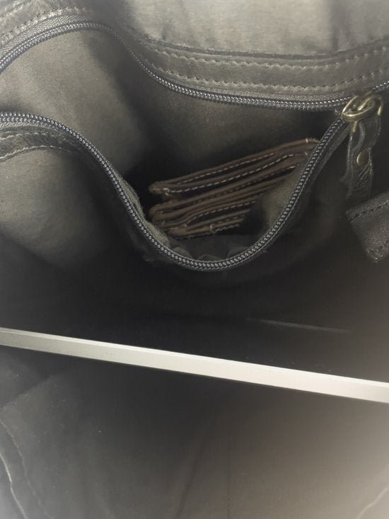 Crossbody -Umhängetasche schwarzer echter Leder Arrigo