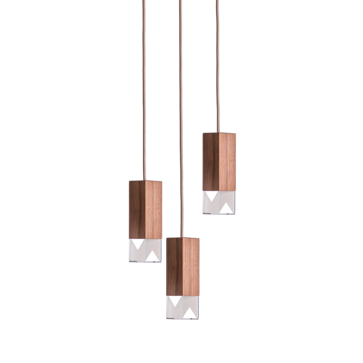 Lampada/Un lampadario in legno Trio