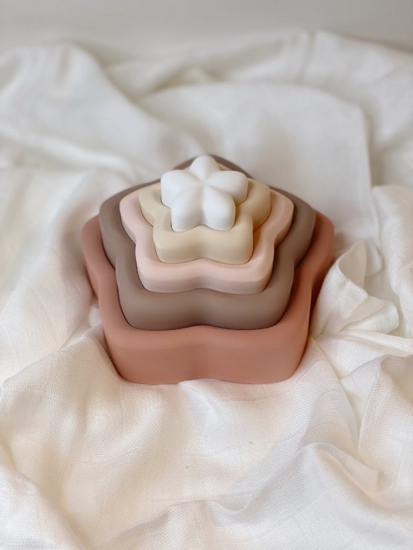 Ensemble empilable en silicone organique Nenina & Co