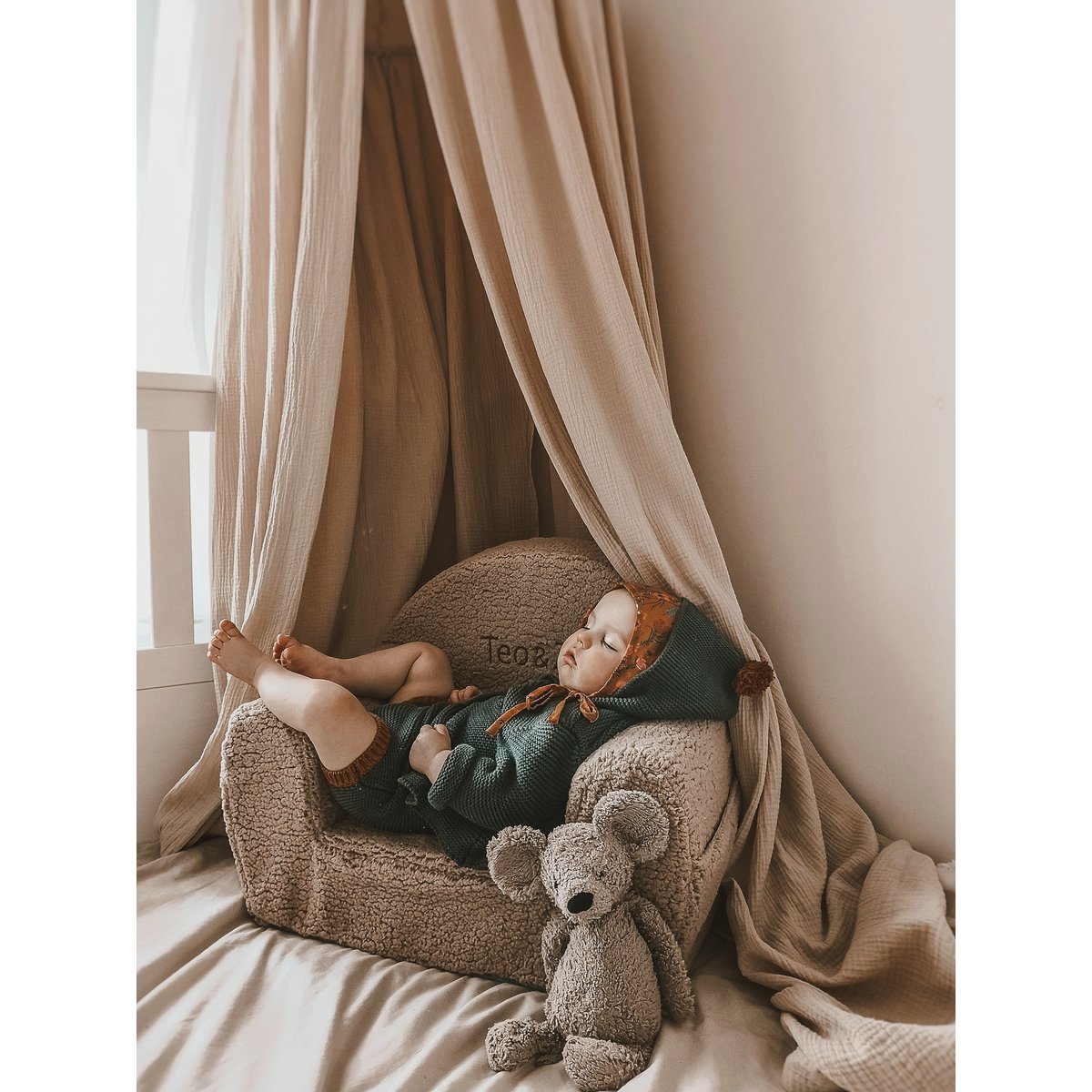 Sedia Teddy con nome ricamato in beige