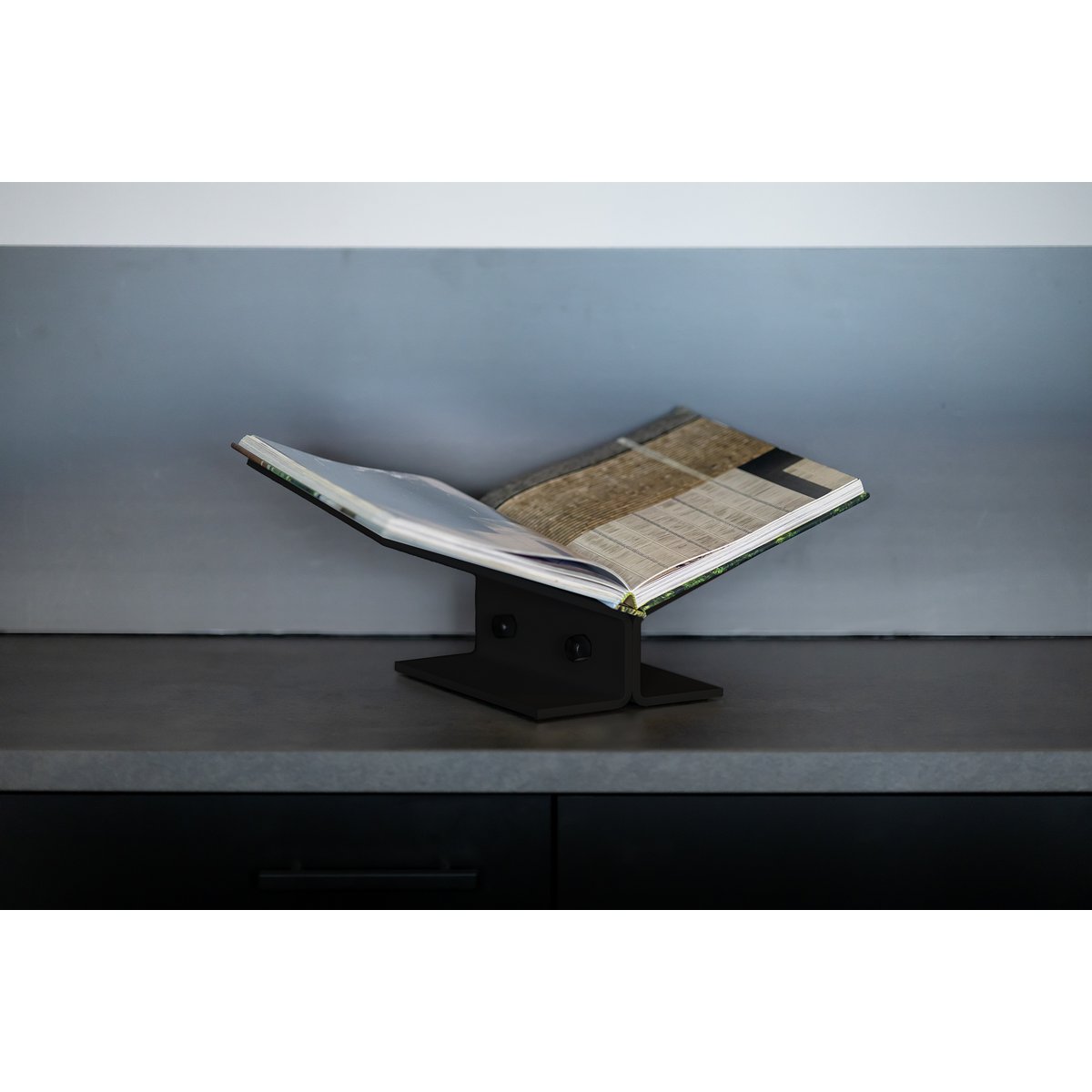 Y-Bookstand - schuin hoog - poedercoat