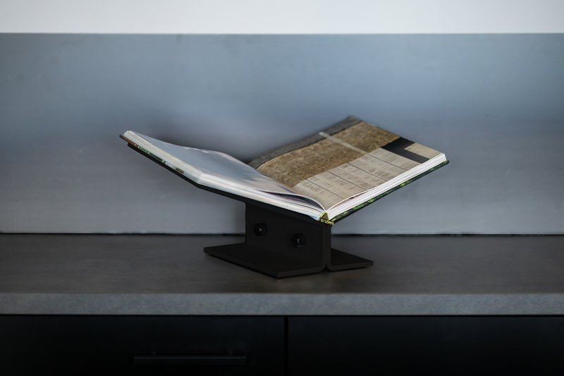 Y-Bookstand - incliné haut - revêtement en poudre