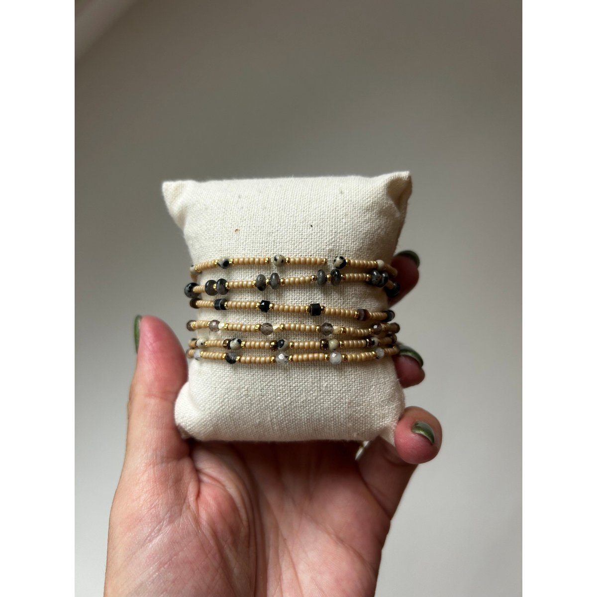Handgemaakte armbandenset - beige01