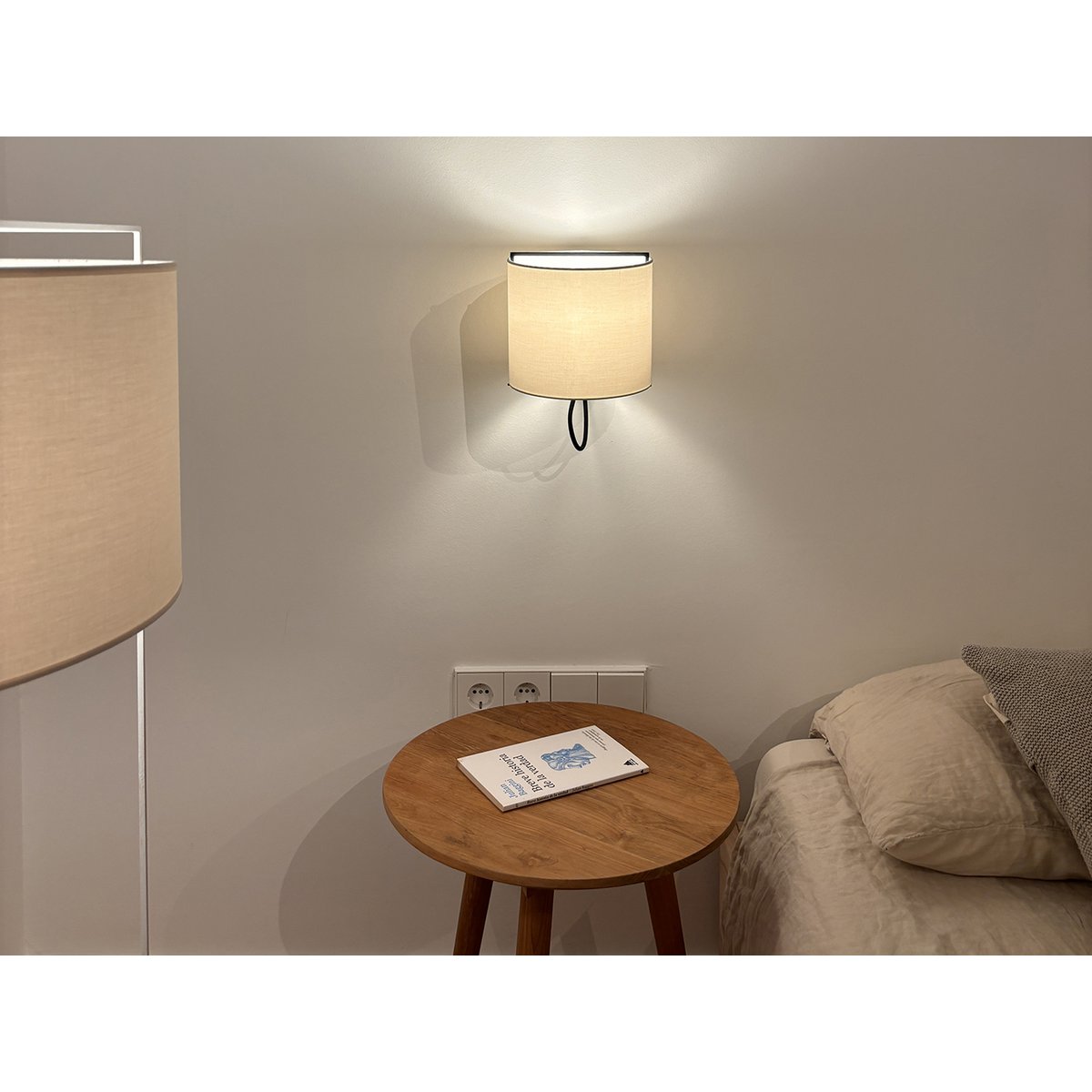 Lewit Wall Lamp