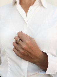 Dreifach verstellbarer Spiralring aus Silber und Gold. Stahl
