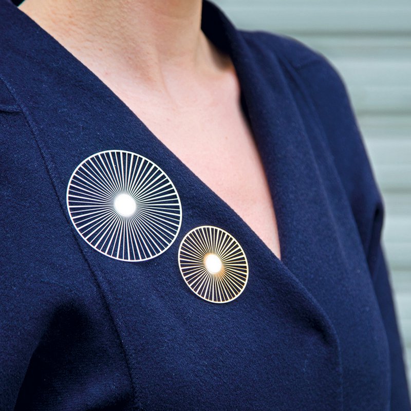 Broche magnétique "Solar" Petite - 4 couleurs au choix - Design Constance Guisset