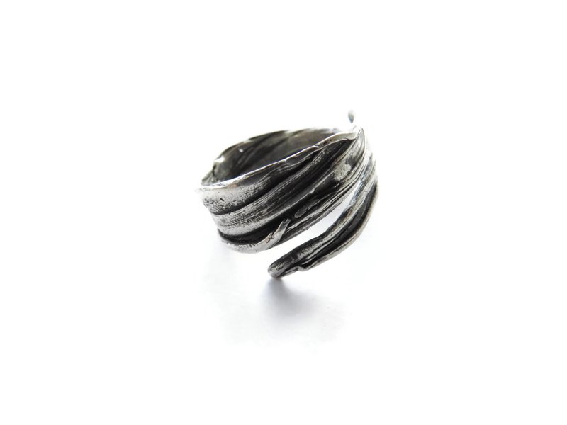 Bague Ajustable Argent Oxydé – Sculpturale Organique