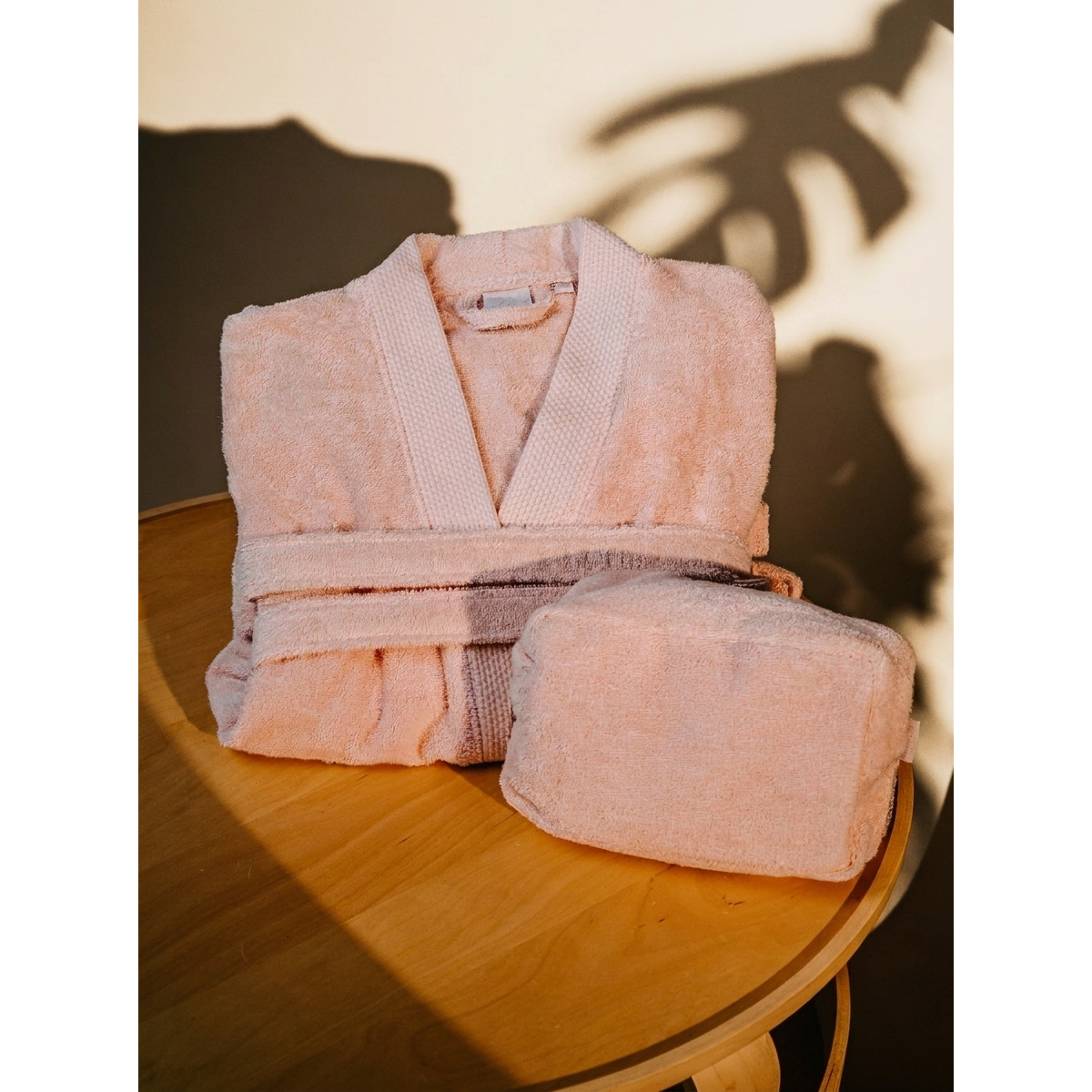 Pamukia GOTS Organic Cotton Gift Set – Unisex Bathrobe & Toiletry Bag | Essence Collection