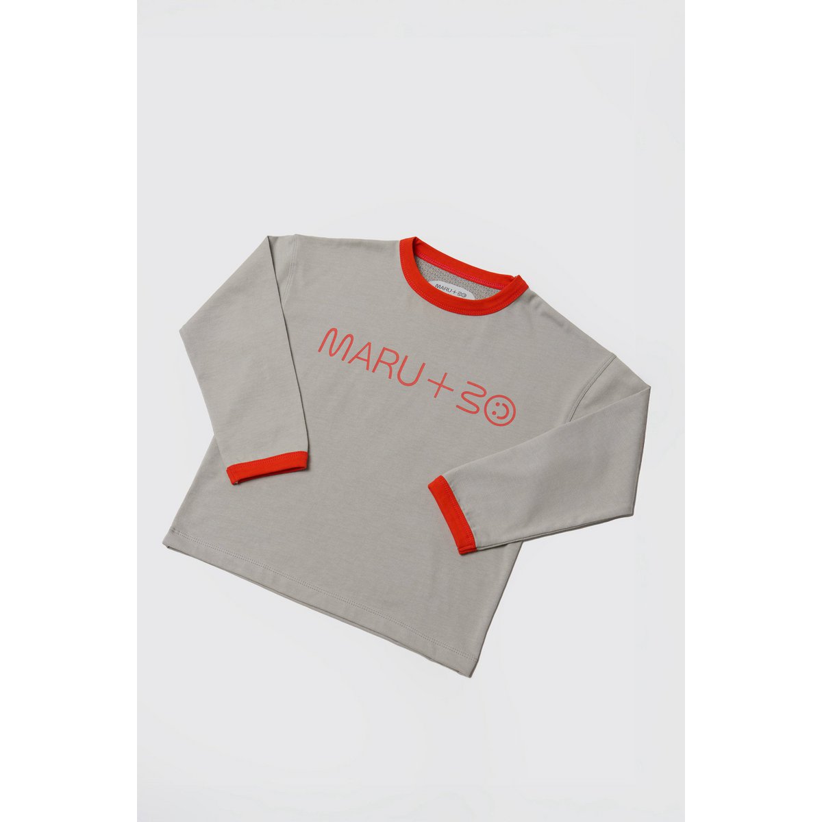 CAMISETA BÁSICA PESADA CON LOGO