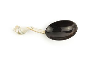 Black horn rice spoon with mother of pearl handle