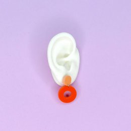 Dobbelt cirkel ørestikker i fersken og orange