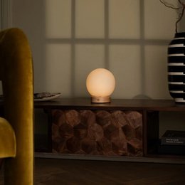 Flore lysebrun genopladelig trælampe
