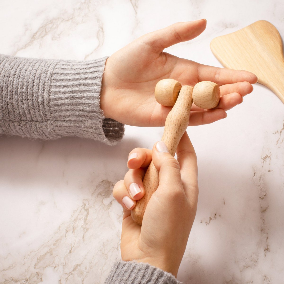 Wooden Body Massage Set Gua Sha Derma Roller for Face Neck Shoulders Arm Hand
