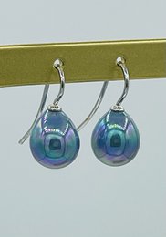 Parel oorbellen klassiek small in de kleur petrol blue