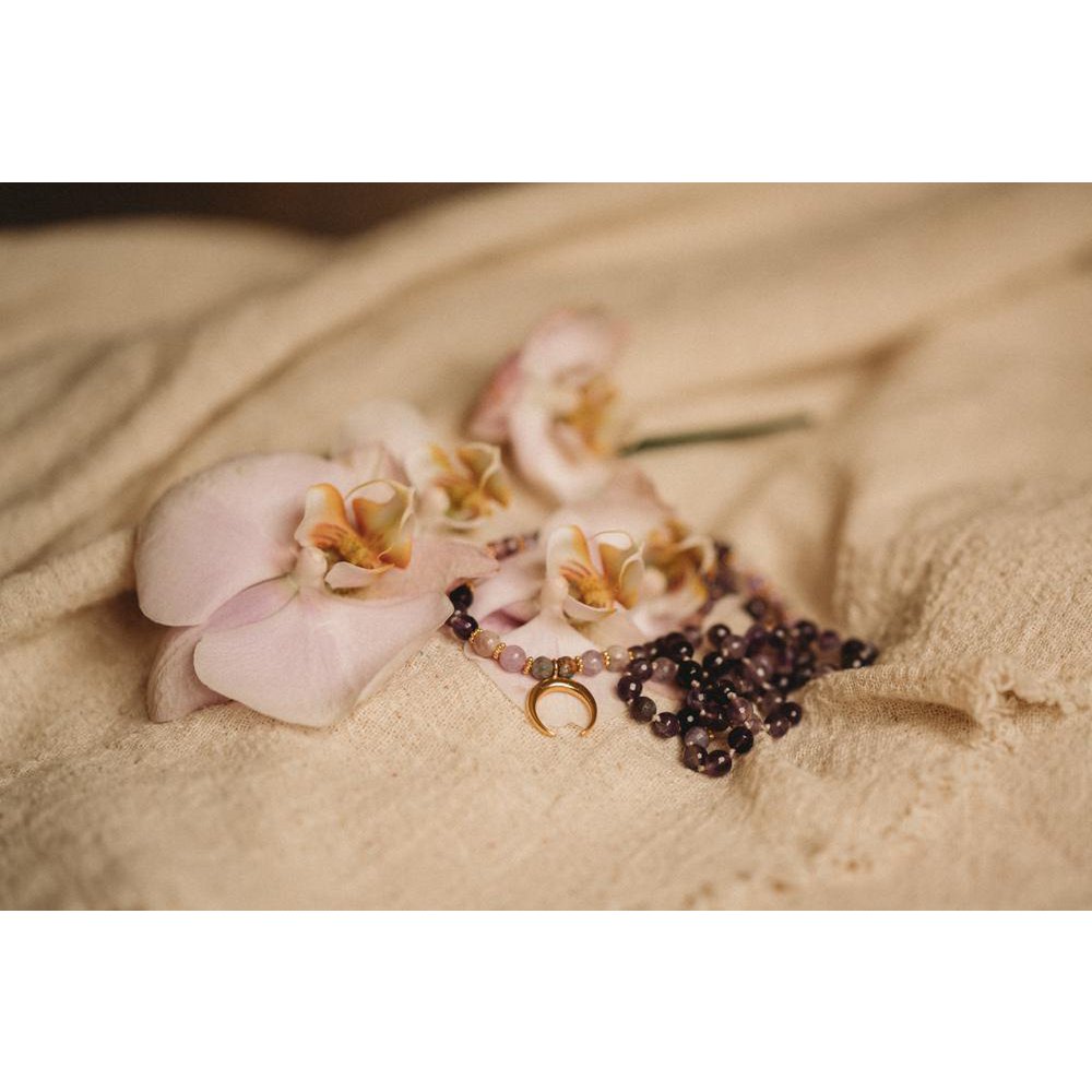 Kissed by Gaia, Mala