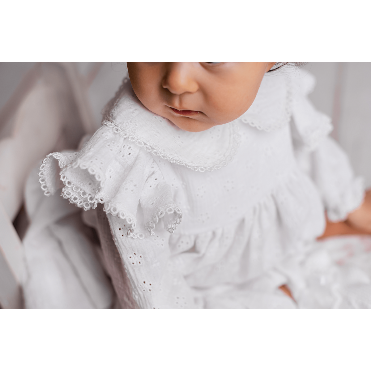 Baby pige hvid kjole til lejlighed