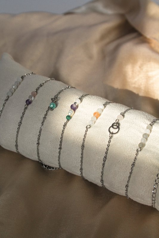 Birthstone Armbånd - Sølv (kan bestilles pr. måned)
