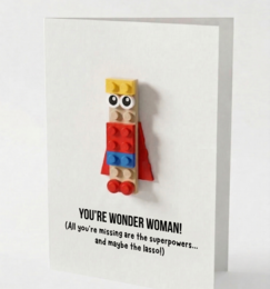 Carte postale Wonder Woman – Brique de construction LEGO