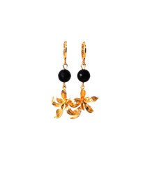 Oorbellen met onyx en hanger bloem 24K goldplated