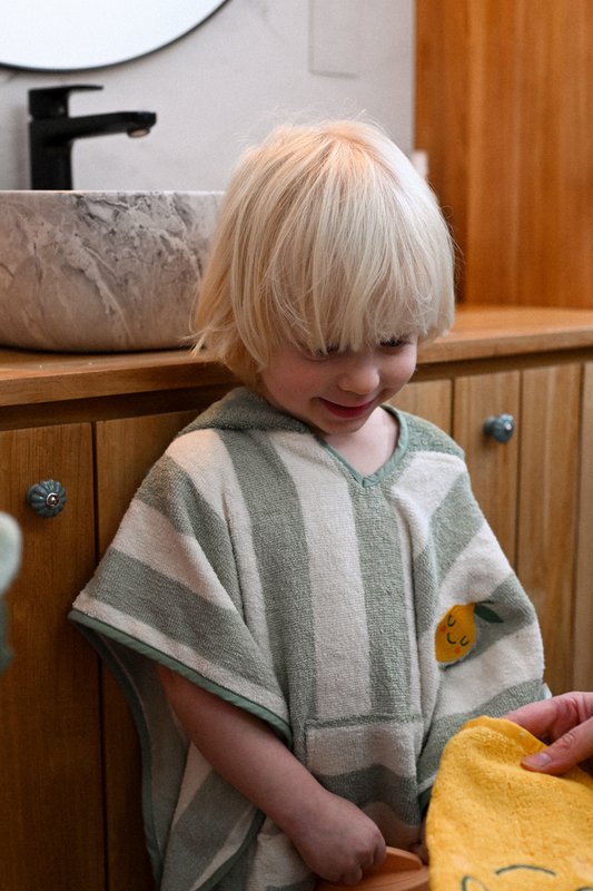 Poncho con cappuccio in spugna di cotone per bambini Lola Lemon