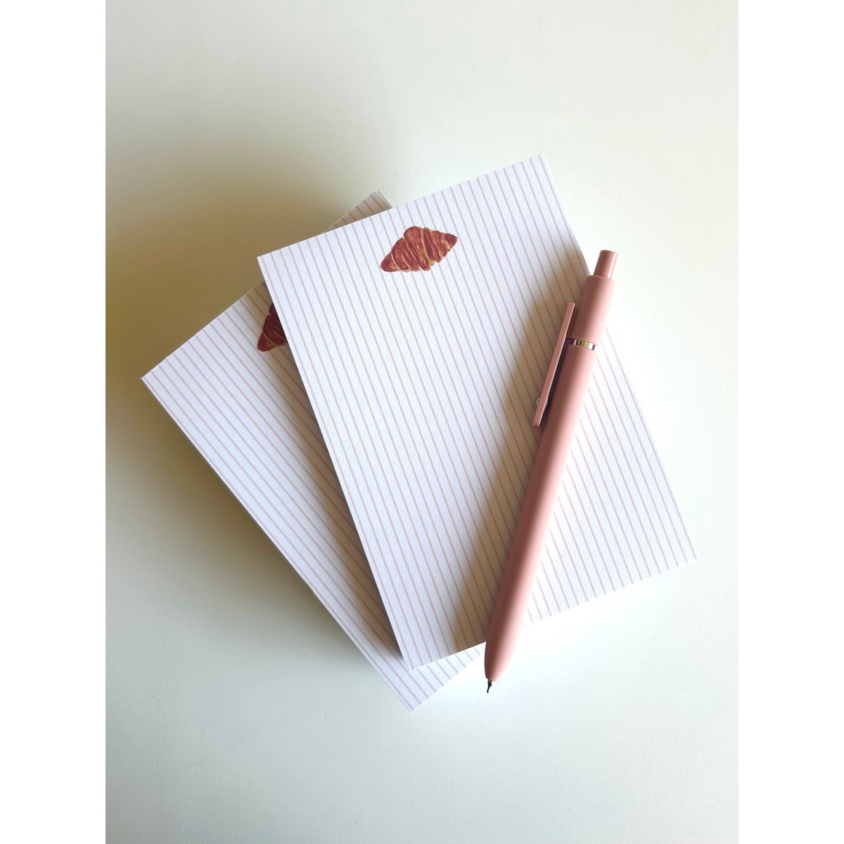 Bloc de notas croissant, croissant, panadería, productos horneados, bloque de croissant