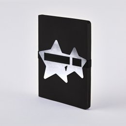 Voyager L Light - Étoiles | Carnet A5+ | Journal pointillé | Grille de points de 3,5 mm | 176 pages numérotées | Papier Premium 120g | Cuir noir | avec porte-stylo et smartphone Stars |  produit en Allemagne