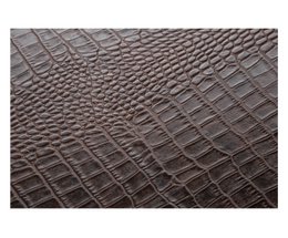 Plateau rond, crocodile marron foncé, avec poignées en laiton